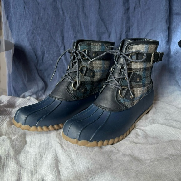 BearTraps Rainboot - EUC - Size 8 - Picture 2 of 7